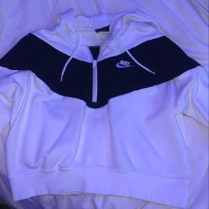 Cropped Nike hoodie